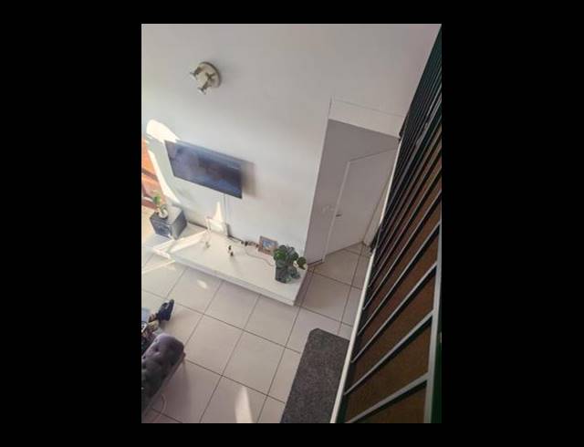 2 BEDROOM APARTMENT FOR SALE IN BRYANSTON